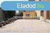 Hatalmas terasszal, nagy alapterlet, polgri laks elad, 