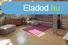 Elad modern laks, Kecskemt belvrosnak szln