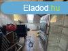 Elad 251m2-es zlethelyisg, Gdll