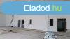 Elad 500m2-es Mhely, Gdll