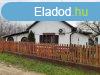 Elad hsksztmnyek ellltsra alkalmas tanya Abonyban