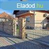 Monor kzponti rszn 160 m2-es, 3 szoba + 2 nappalis hz