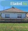 Elad csaldi hz Osztopnban, j krnyken!