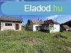 A feny hazjban Surdon elad feljtand csaldi hz