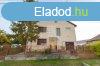 Elad csaldi hz Tura, 	Tura nyugodt rszn