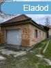 Elad csaldi hz Veresegyhz, 	reg-t kzelben