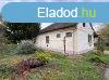 Elad csaldi hz Grdony, 	Kzponttl pr percre