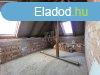 Elad csaldi hz Budars, 	Baross utca