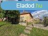 Elad csaldi hz Komrom, 	jszllsi t