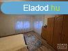 Zsombn csaldi hz csendes helyen elad!