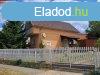 Hajdsmsonban, 82 m2-es, 3 szobs, csaldi hz, 32 m2-es k