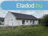 Elad 61 nm-es j pts Csaldi hz Felspakony