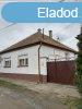 Elad 80m2-es Csaldi hz, Baja