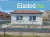 Elad 65 nm csaldi hz  Izskon 499 nm telken