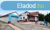 Elad 220 nm-es Csaldi hz Levl