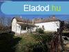 Elad csaldi hz Felsmocsoldon