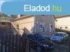 Elad 135 nm-es Feljtott Csaldi hz Pcs jhegy 