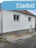 Elad 85 nm-es Feljtott Csaldi hz Pcs Belvros 