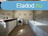 Elad 130 nm-es Feljtott Csaldi hz Pcs Kertvros 