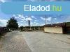 Kaposvrtl pr kilomterre a 610-s ft mellett elad egy, 