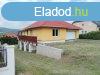 Elad 102 nm-es j pts Csaldi hz Felstrkny