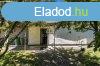 Elad csaldi hz Tura, 	Csendes utcban