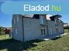 Elad 213 nm-es Csaldi hz Demjn
