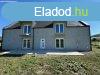 Elad 213 nm-es Csaldi hz Demjn