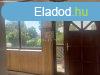 Elad csaldi hz Alsnmedi, 	Kzpont