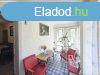 Elad csaldi hz Csmdr, 	hz patakkal, pajtval, mhelly