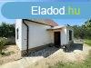 Kapuvr - kis csaldi hz elad