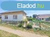 Elad csaldi hz Csesztreg, 	Mellkutcja