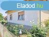 Elad csaldi hz Csesztreg, 	Mellkutcja