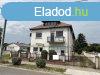 Elad 234m2-es Trsashz, Dombvr