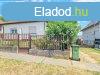 Elad csaldi hz Srhida, 	Csendes utcja