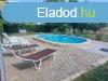 Elad csaldi hz Balatonkeresztr, 	Kzel az z utcai stran