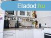 Elad 51 nm-es Feljtott Panellaks Debrecen