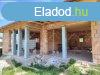 Velencn j pts, modern csaldi hz elad - Velence