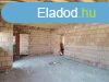 Velencn j pts, modern csaldi hz elad - Velence